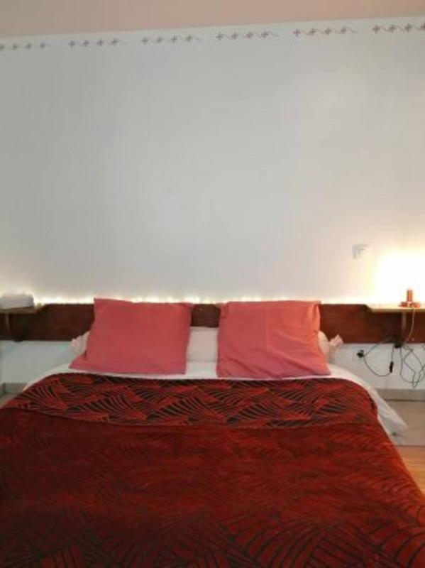 Double Room with Park View image 3