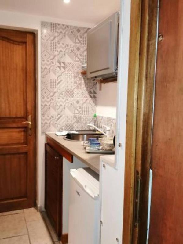 Double Room with Park View image 1
