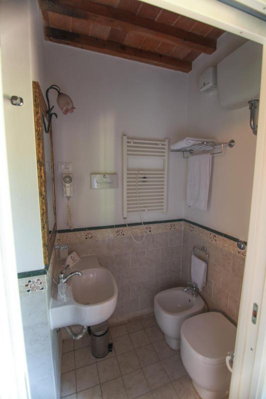 Deluxe Double or Twin Room image 1