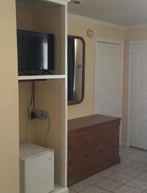 Classic Quadruple Room image 1