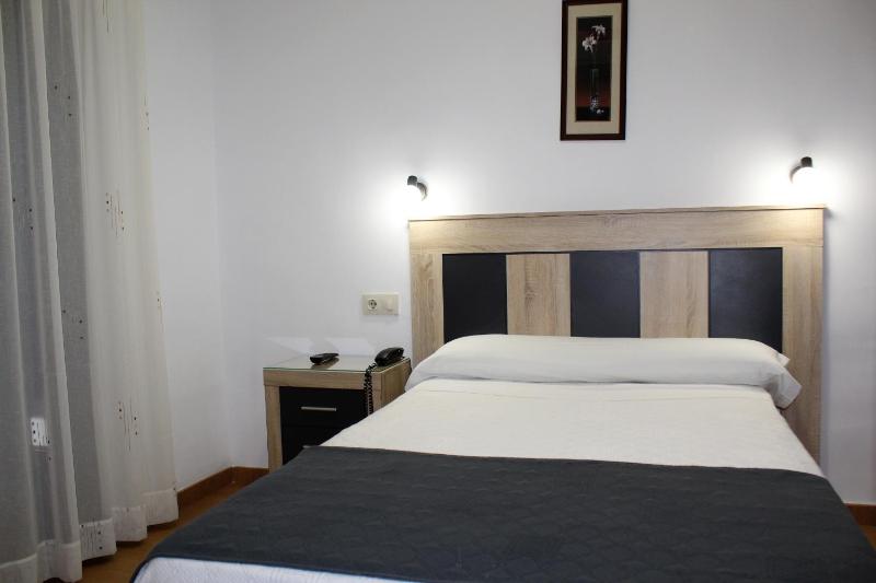 Single Room Interior image 3