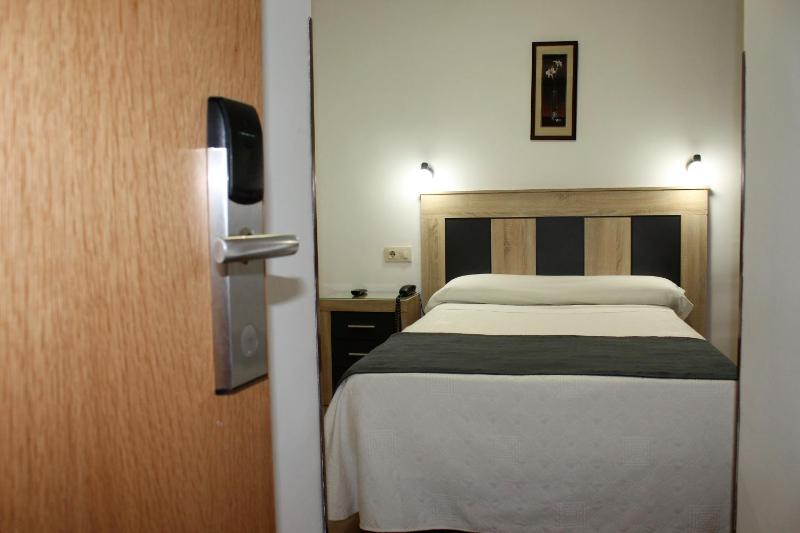 Single Room Interior image 4