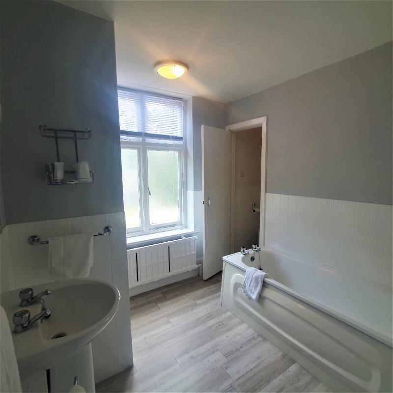 Burley Court Hotel - image 3