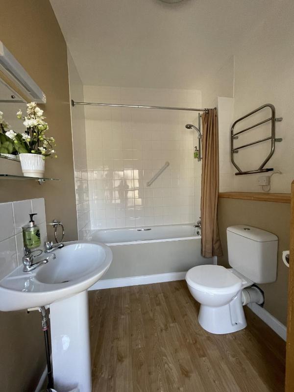 Double Room with Private Bathroom image 4