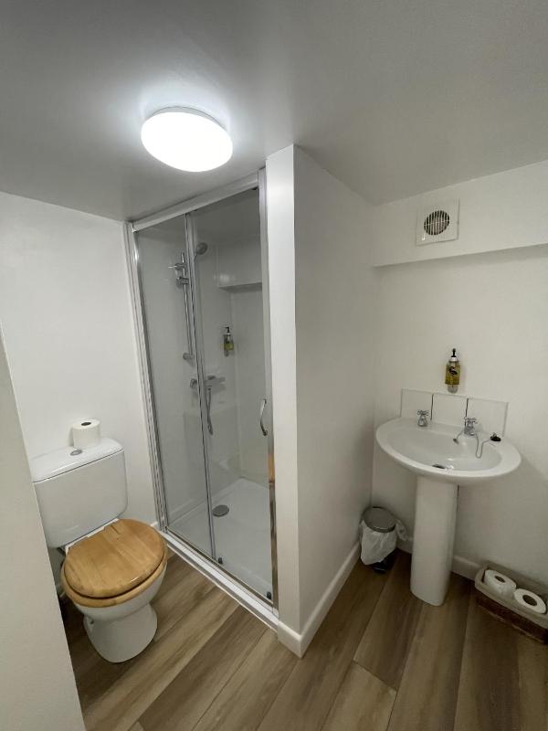 Double Room with Private Bathroom image 3