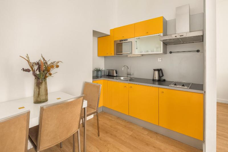 One-Bedroom Apartment image 2