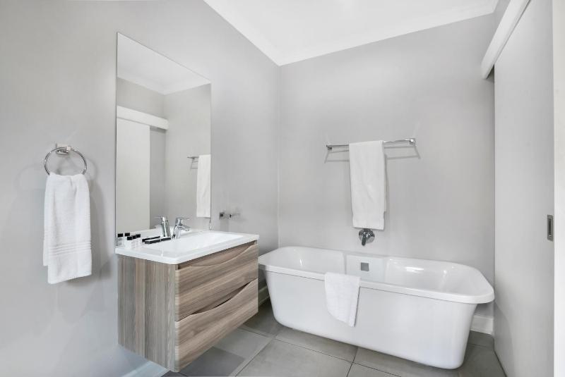 30 on Whites Guesthouse - image 12