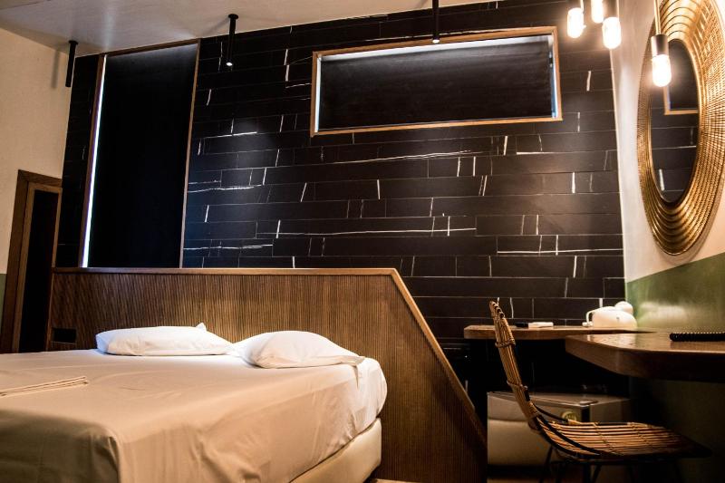 Superior Room with Sea View image 3