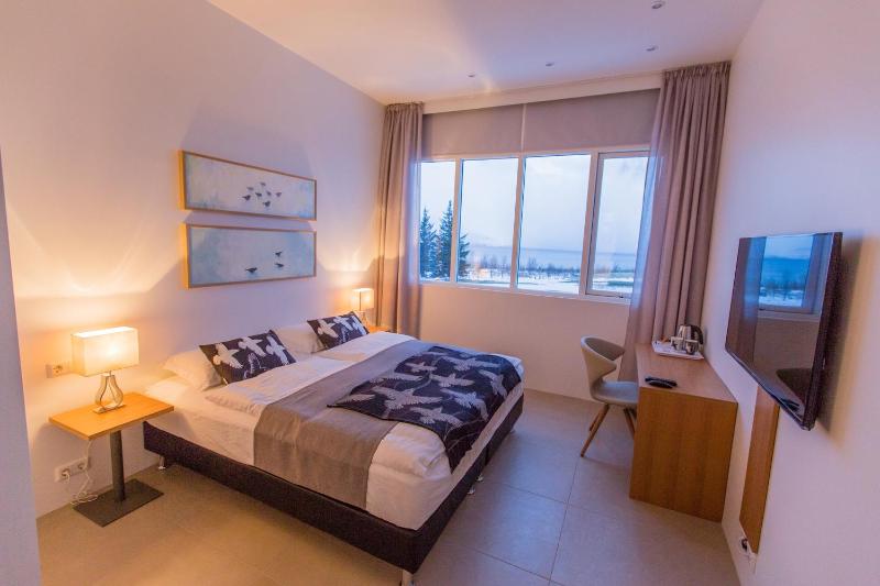 Double or Twin Room with Sea View image 4