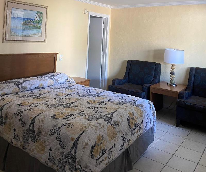 Ocean Cove Motel - image 1
