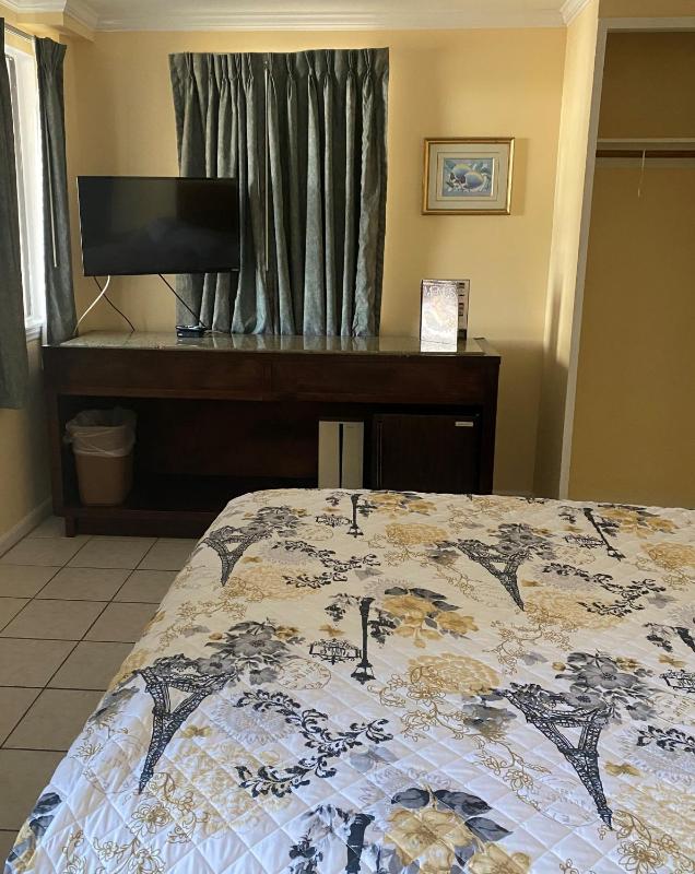 Ocean Cove Motel - image 5