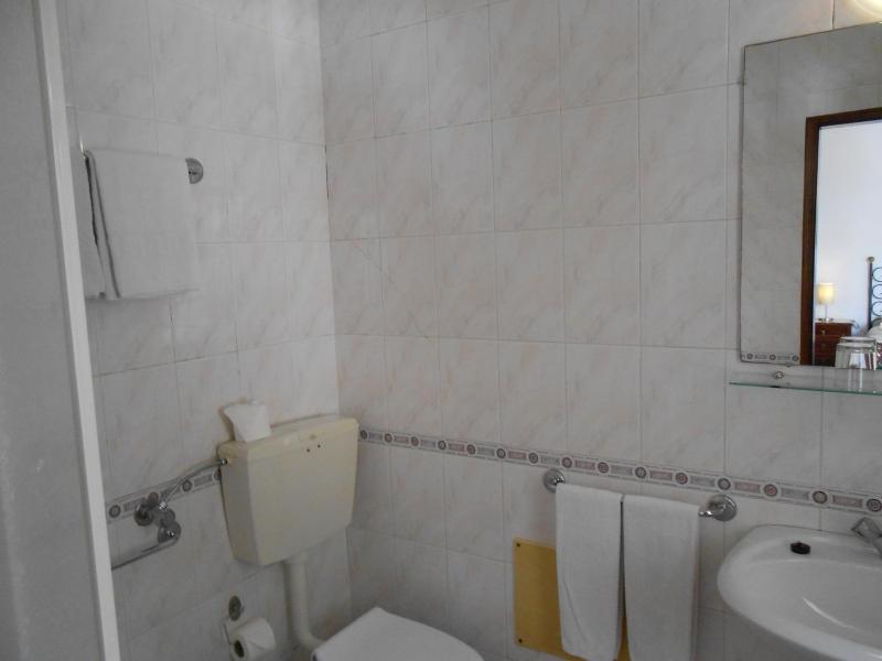 Double Room with Garden View image 3