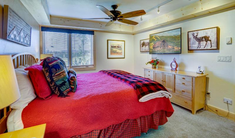 One-Bedroom Apartment image 2