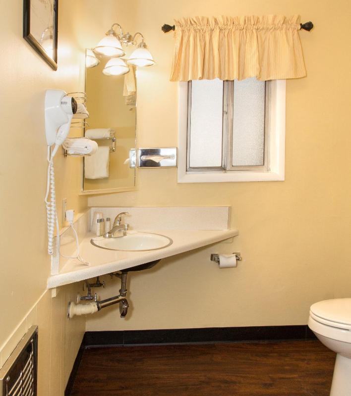 Studio King Room image 3