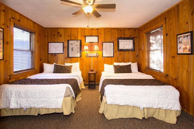 One-Bedroom Cottage image 4