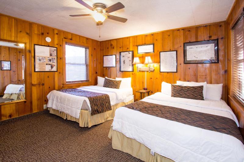 One-Bedroom Cottage image 3
