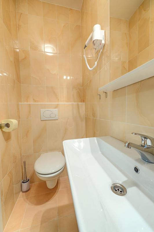 One-Bedroom Apartment (2 Adults + 1 Child) image 2