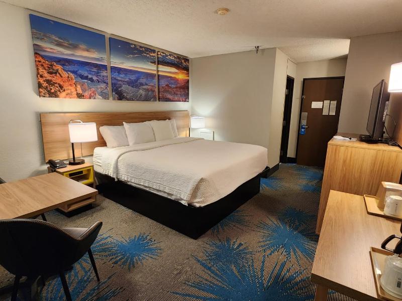 King Room - Non-Smoking image 1