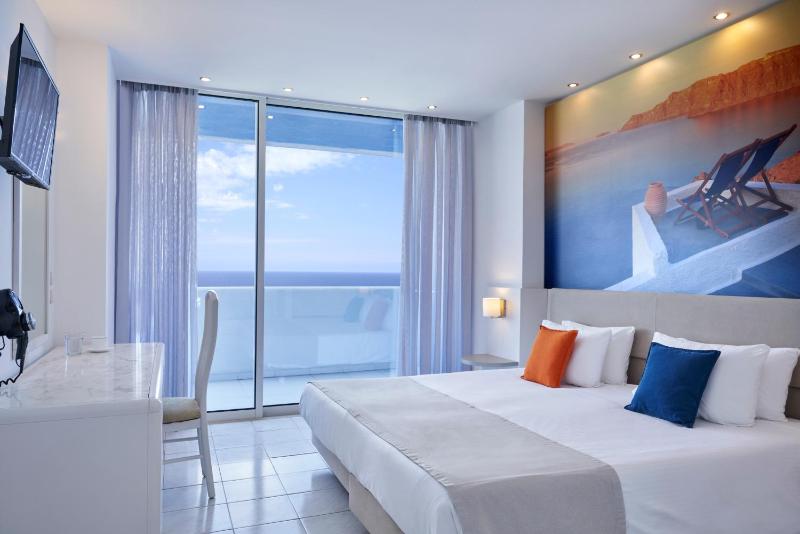 Apartment with Sea View image 1