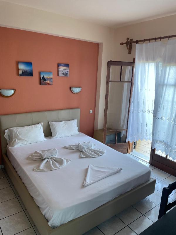 Double or Twin Room with Sea View image 1