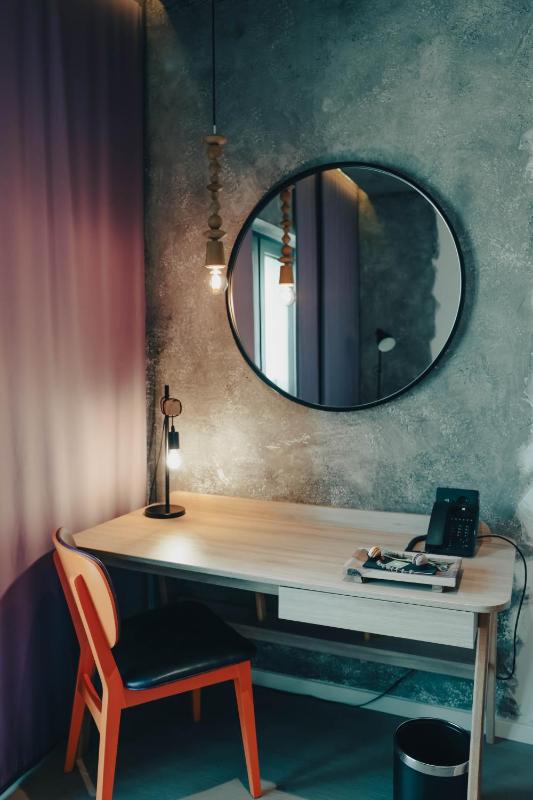 Standard Design Twin Room image 3