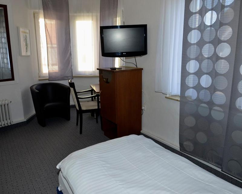 Single Room image 2