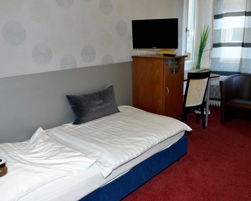 Single Room image 3