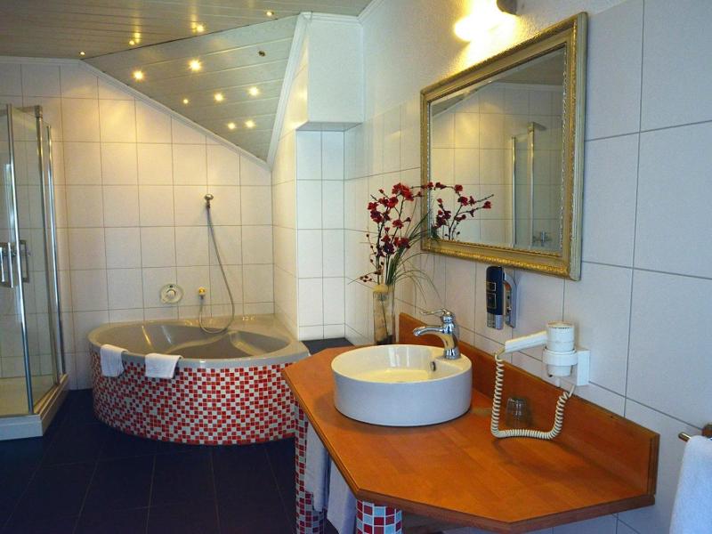 Comfort Double Room image 3