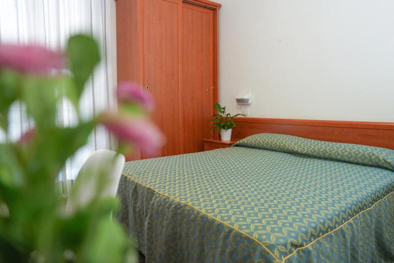 Triple Room with Balcony image 4