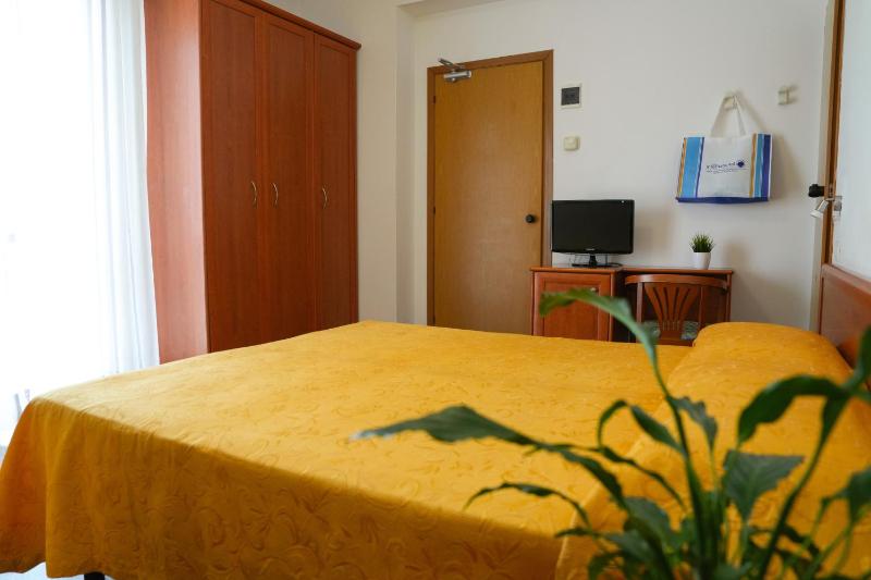 Double or Twin Room with Sea View image 1