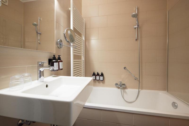 C-Hotels Burlington - image 11