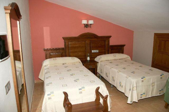 Double or Twin Room image 2