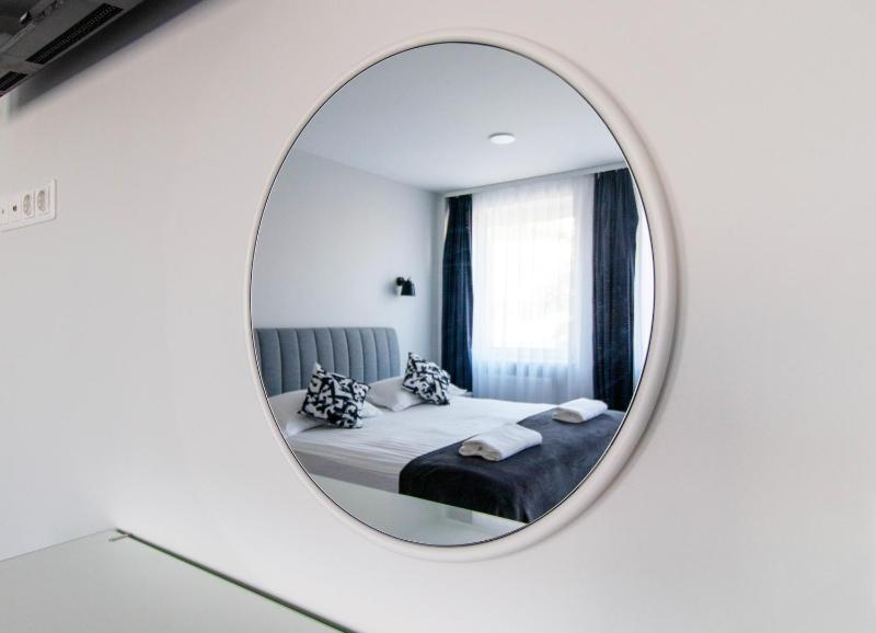 Large Double Room image 3