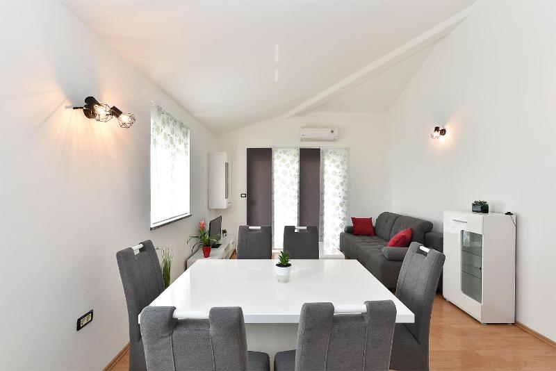 House Marijana 2115 - image 4