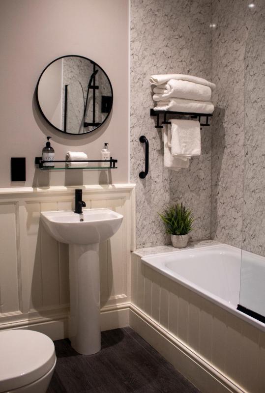 Double or Twin Room image 3