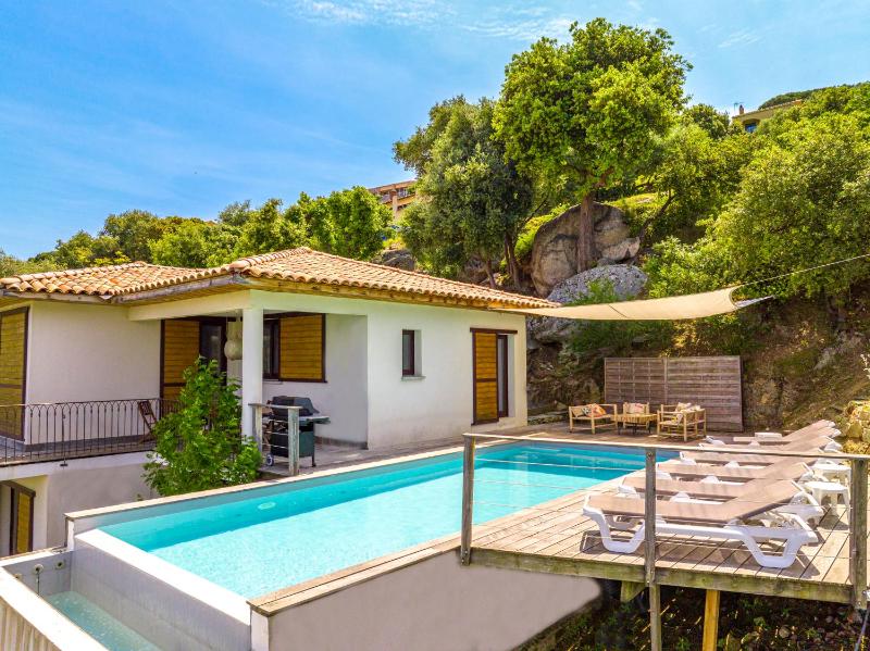 Villa 3 image 1