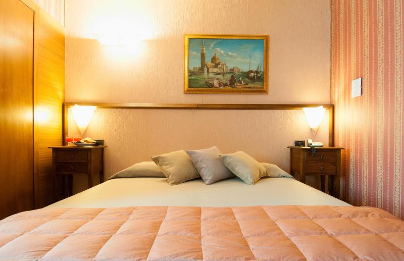 Double Room image 1