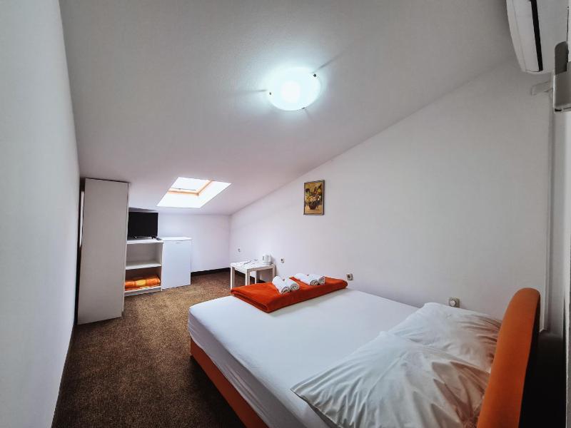 Double Room with Private Bathroom image 3