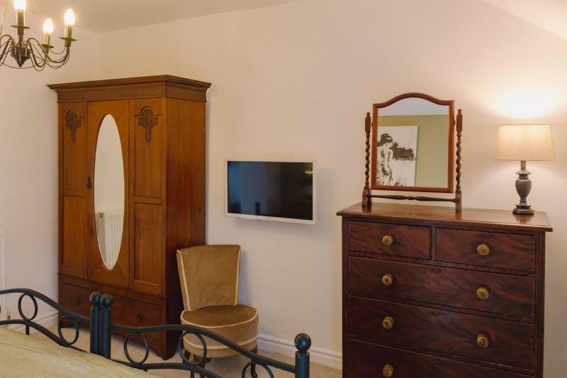 Deluxe Double Room image 2