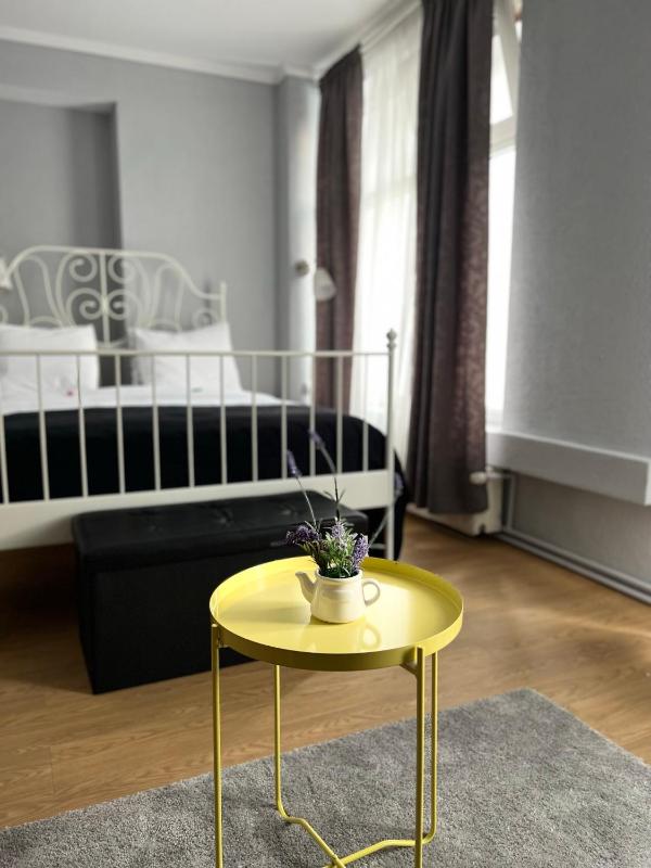 Deluxe Double Room with Balcony image 4