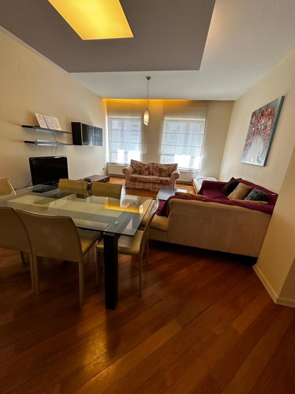 Deluxe Two-Bedroom Apartment image 1