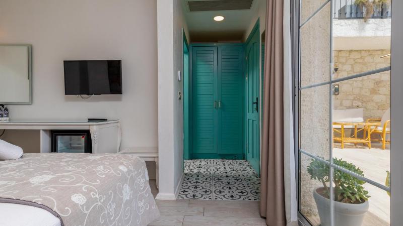 Standard Double Room image 2