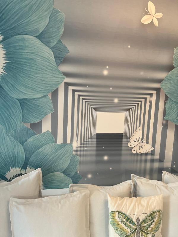 Suite with Balcony image 1