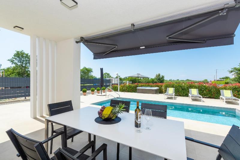 Villa Lucia with Jacuzzi and Private Pool - image 6