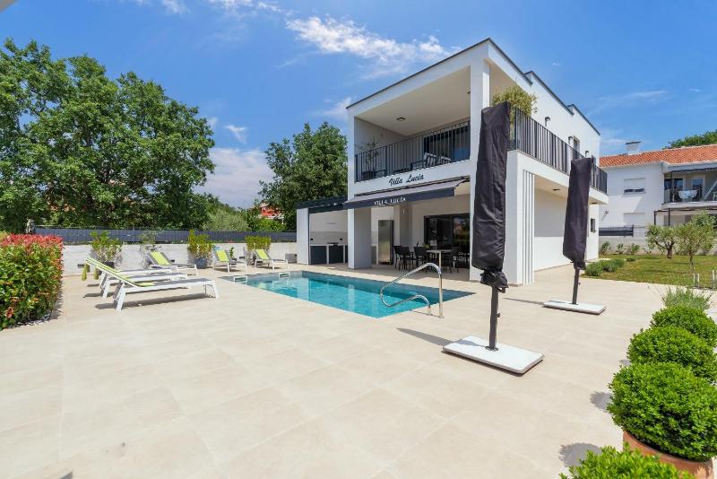Villa Lucia with Jacuzzi and Private Pool - image 18