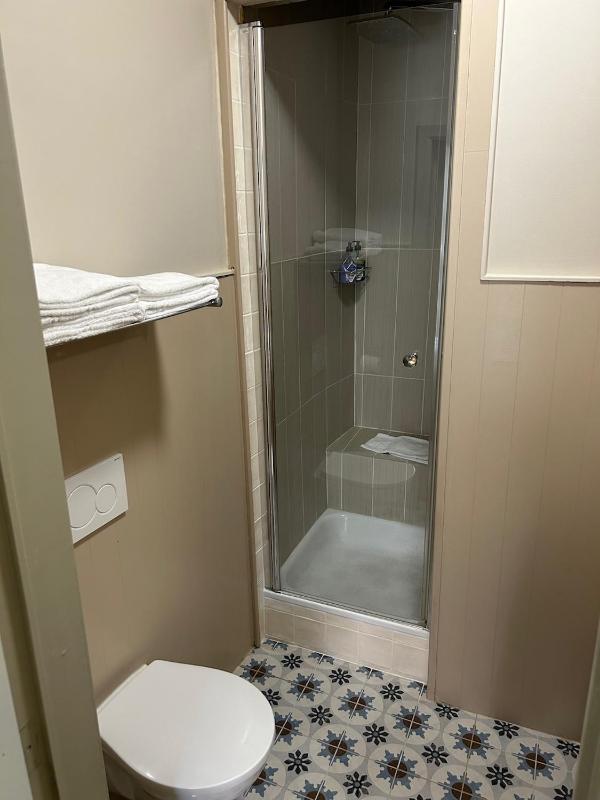 Comfort Queen Room with Terrace and Air-conditioning image 4
