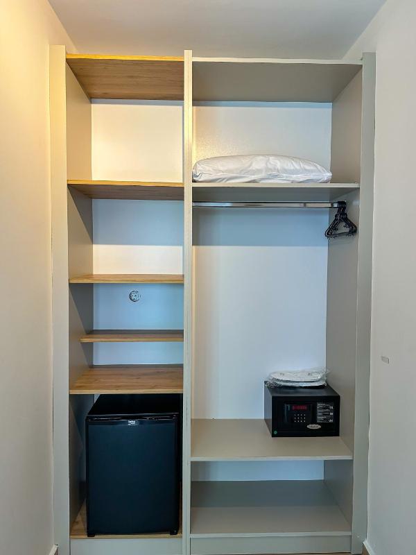 Double Room with Balcony image 3