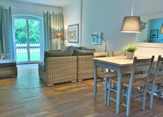 WangerRose - Familienwohnung für Groß und Klein und Hundefreunde - image 1
