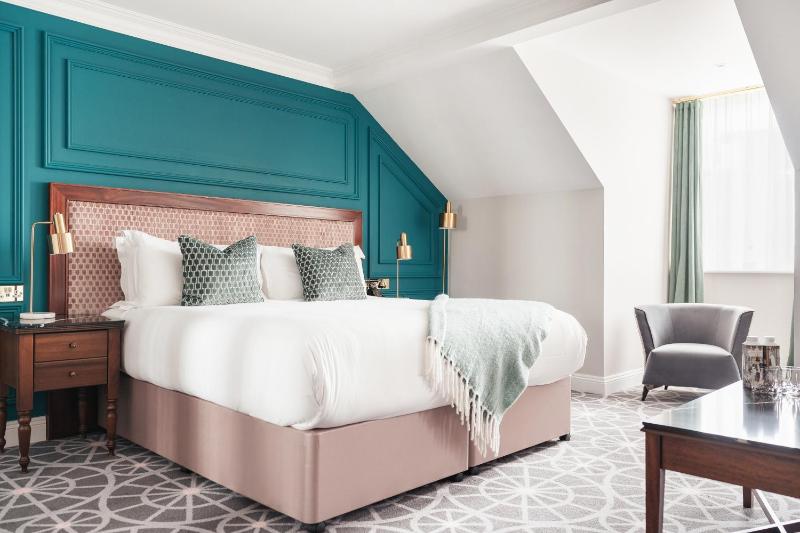 Deluxe King Room image 4