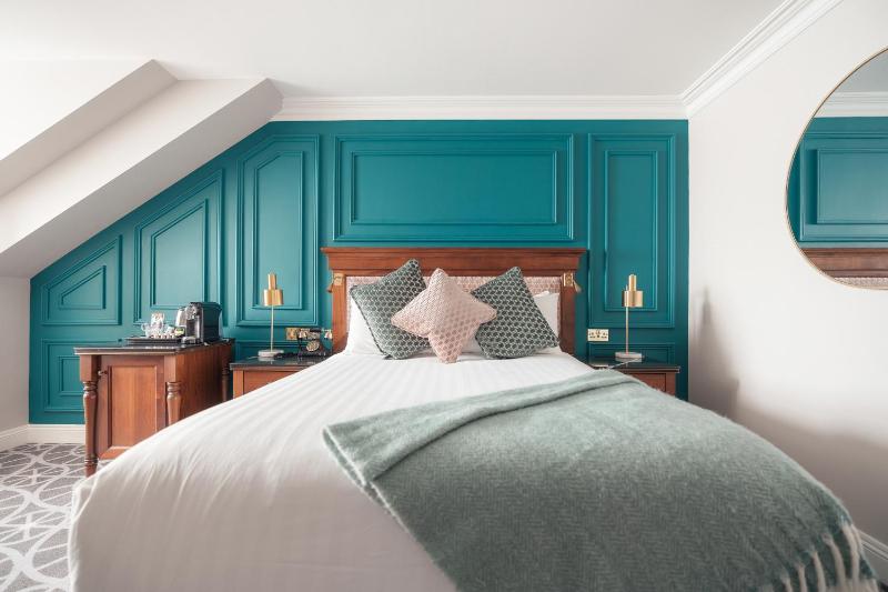 Premium Double/Twin Room image 3
